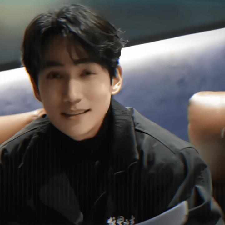 朱一龙因杨幂摔倒自责第一时间躺倒查看太暖心了，温柔善良的小朱，心软软