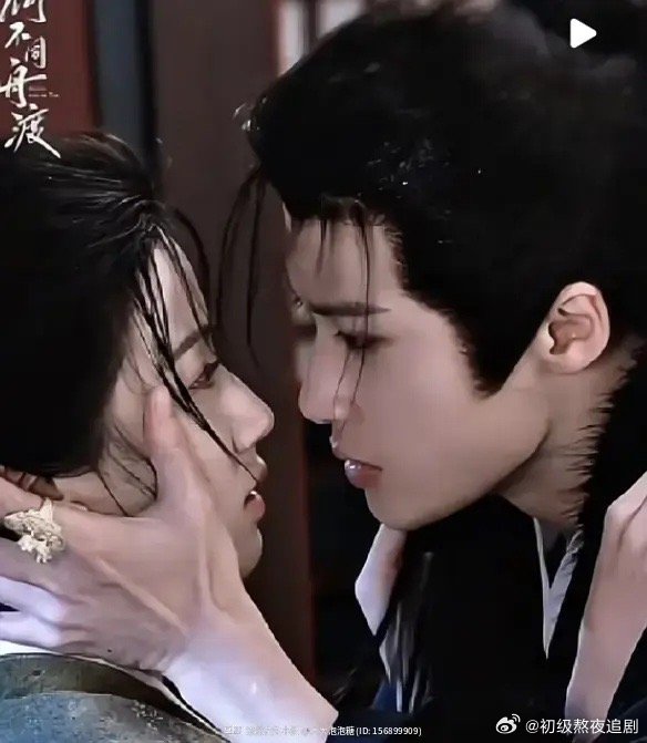 檀健次张凌赫哪个更有性张力 