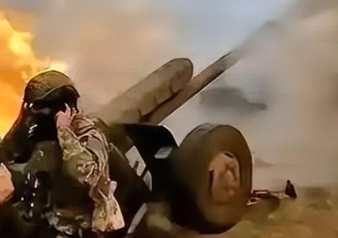 印度成了普京的最强后援？俄乌战争背后，原来还藏着这么一门赚钱的门道！俄军坦克跑的