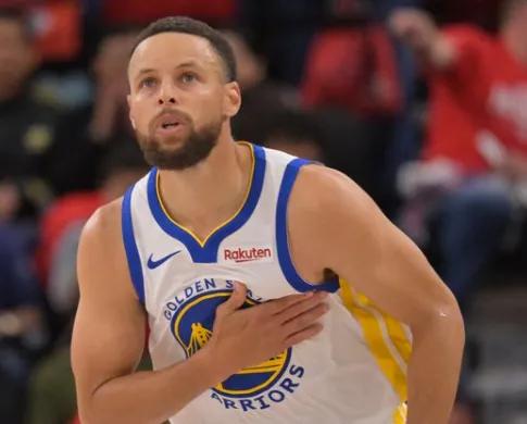 库里附加赛场均34.0分5.6三分，为附加赛历史场均得分王
04月17日讯，在备