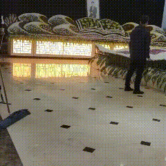 生前枉费心千万，死后空持手一双。
3月24日，张雪峰老师突然心源性猝死，说白了就