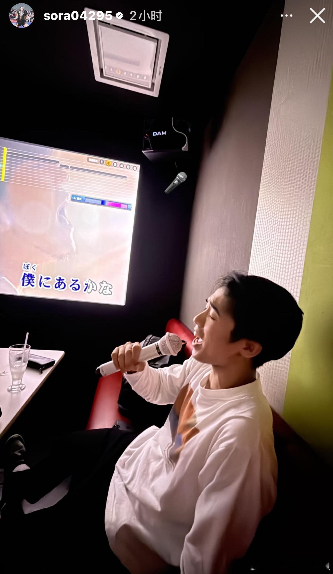 空少今天去唱K了也没必要搞得压力太大了反正现在紧张的不是霓虹队😇 