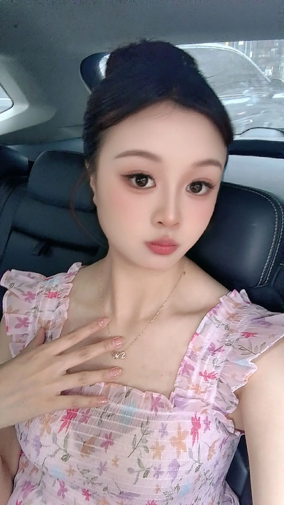 太多了，说不完，也没人懂，索性就算了吧，三言两语又怎能道得清我的委屈...
