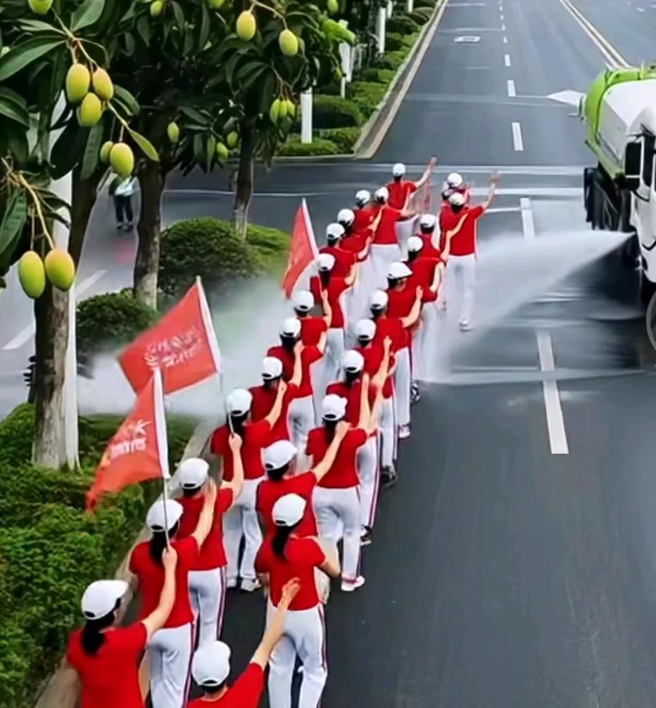 团体活动要合理的占用公共场所，特别是公共交通道路，没有相关部门的审批是不能占用的