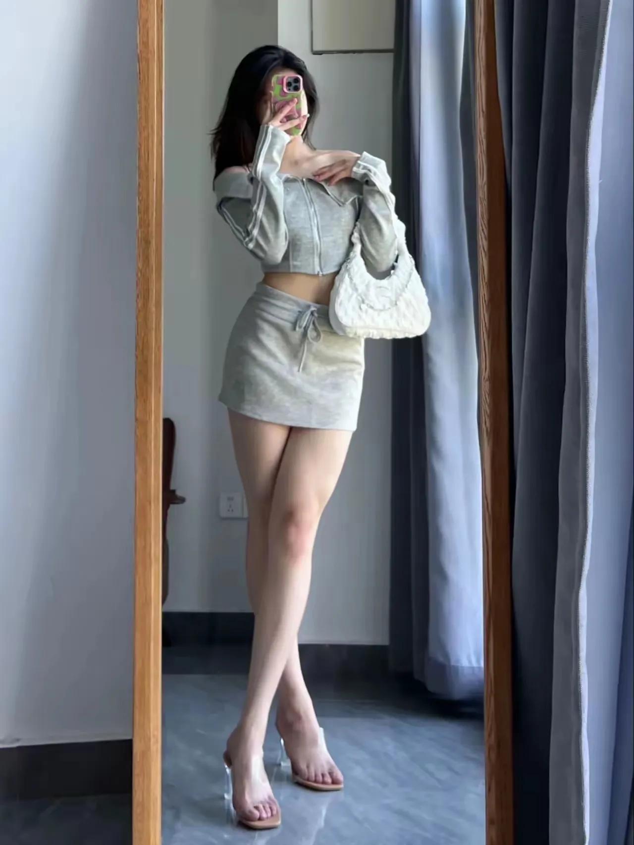 相亲是一种传统的交友和寻找伴侣的方式
 
1. 相亲的优点：
- 增加结识新人的