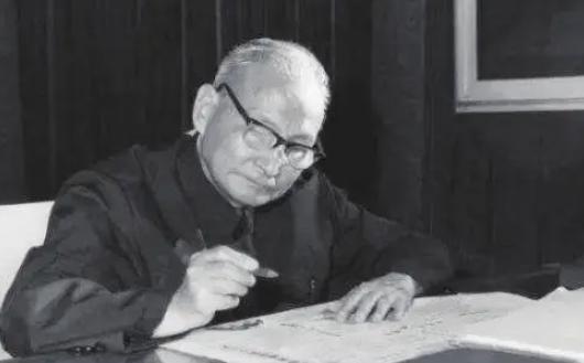 1979年，陈云手术前给胡耀邦写了一封信，提出此案需要重新审查。

手术室的无影