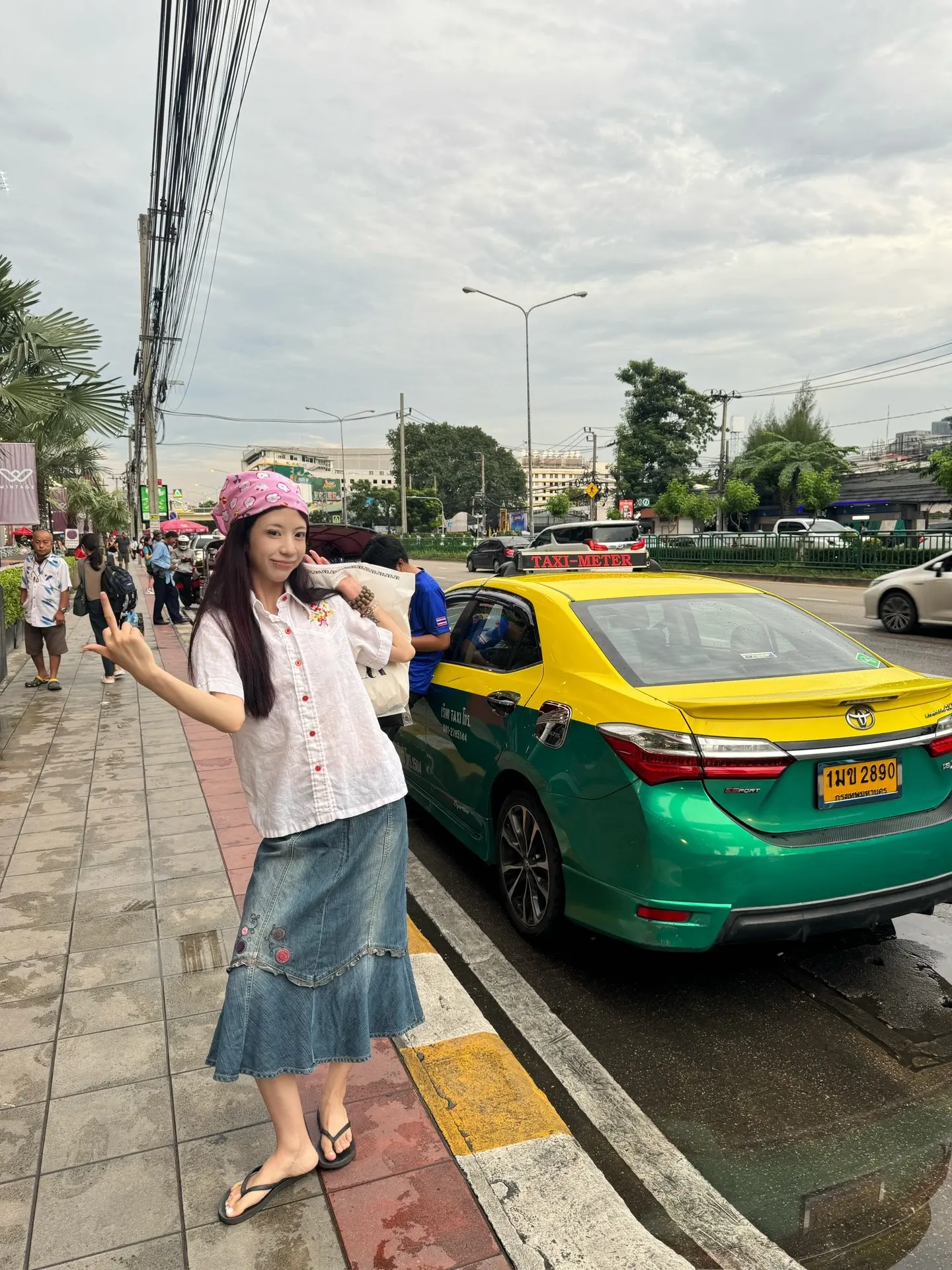 去dd mall买了件stussy和champion的外套，好看惨了 ...