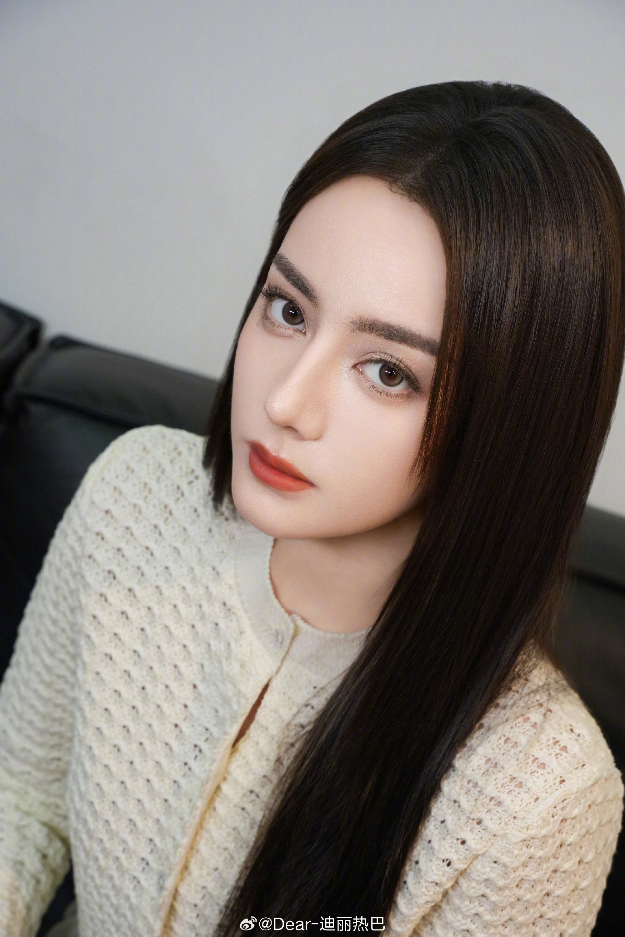 迪丽热巴[超话]迪丽热巴巴黎时装周 dlrb 迪奥全球品牌大使迪丽热巴 dlrb