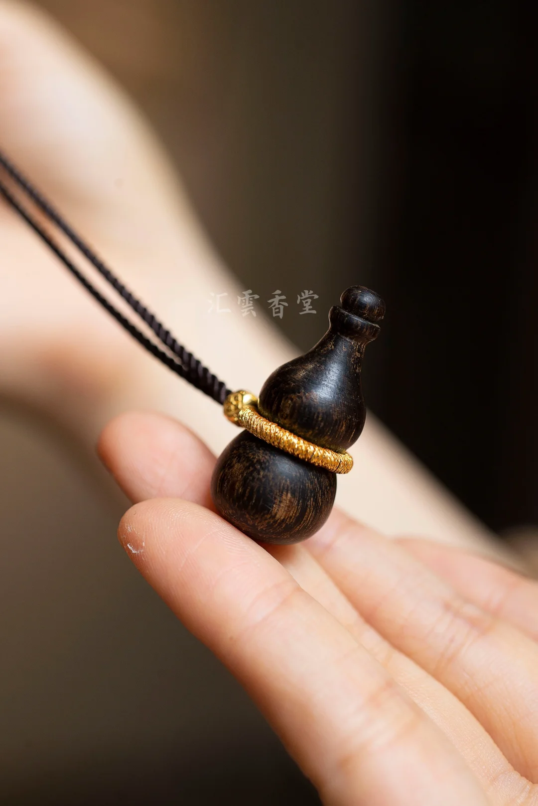 奶奶说，戴沉香葫芦，运气真的会变好。