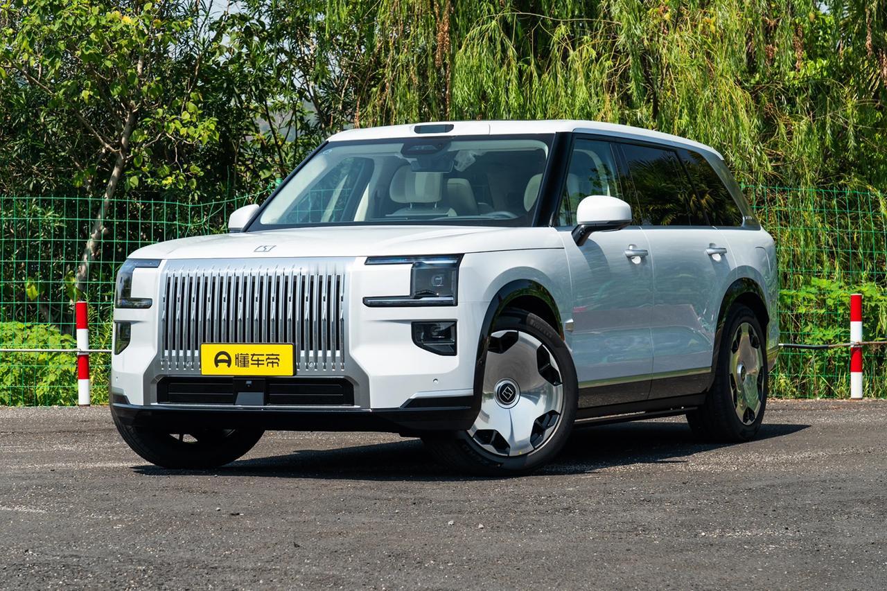 上周趁着休息去本地极氪门店逛了逛，主要想了解ZEEKR 9X的实际售价和优惠情况