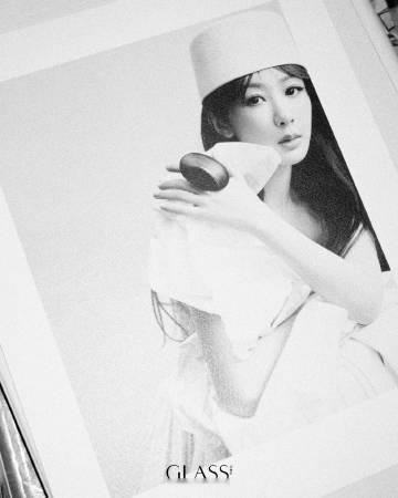 杨紫glass开年刊内页杨紫glass封面内页 杨紫glass封面内页,美得很