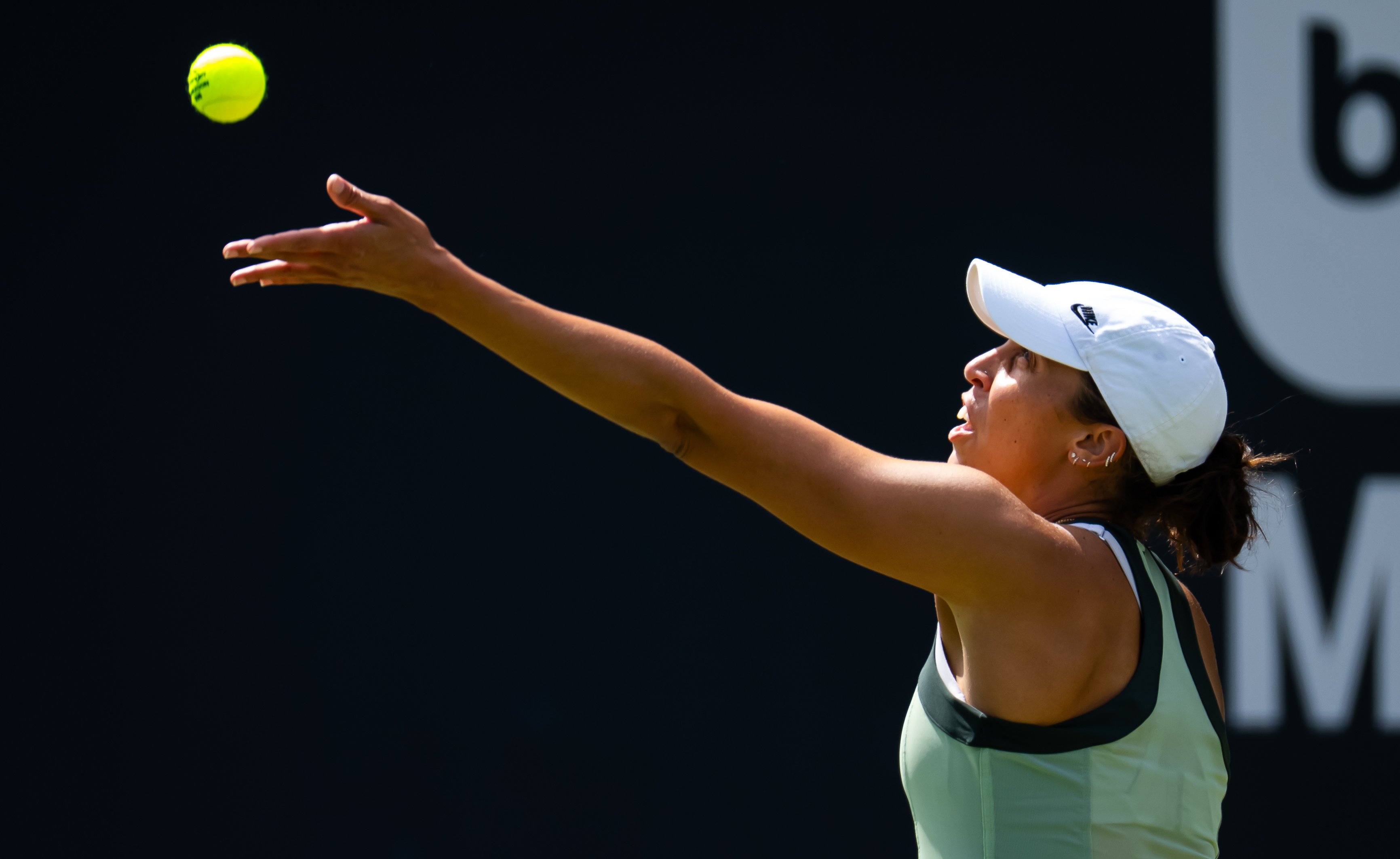 凯斯淘汰穆霍娃！WTA500柏林站第二轮，凯斯以6-4 7-5击败7号种子穆霍娃