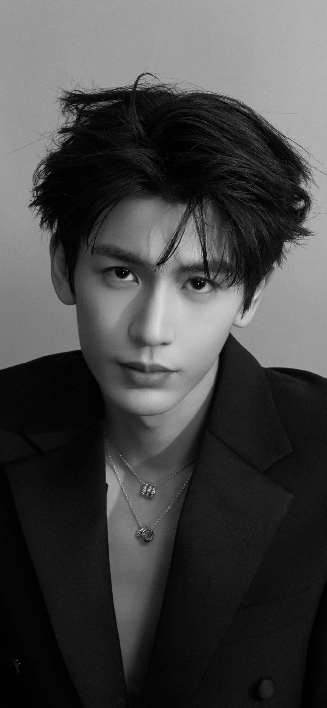 张凌赫给曾庆杰问不会了笑不活了！张凌赫在线吃瓜名场面，灵魂发问暴击曾庆杰，清场安