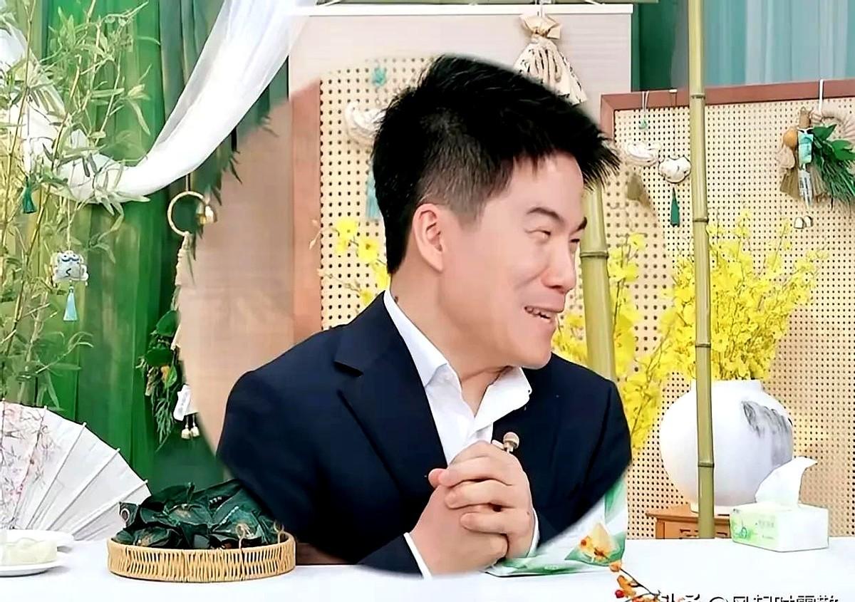 家人们谁懂啊！

《与辉同行》导演组这回怕是要集体扣鸡腿了！

昨天节目里突然冒