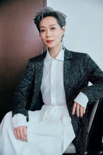 叶童首张个人EP童上线 听完一整张EP，我只想说叶童太会表达了。她把生活中的那些