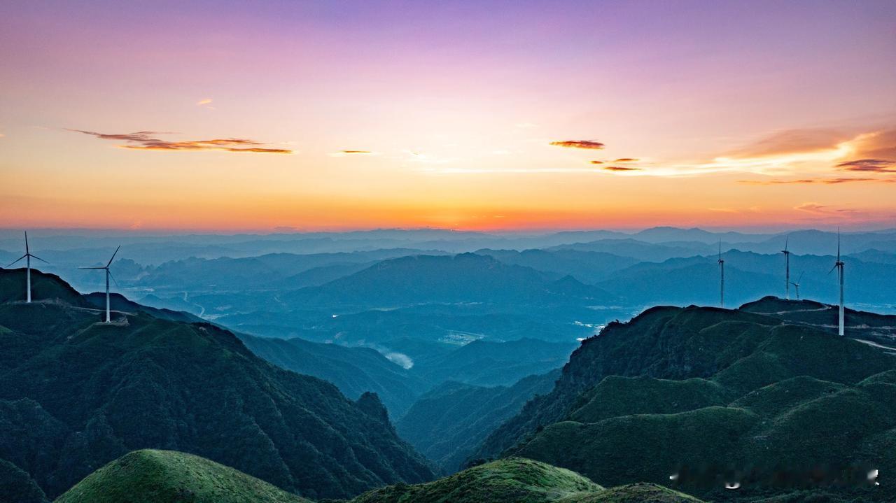 桂林摩天岭日落