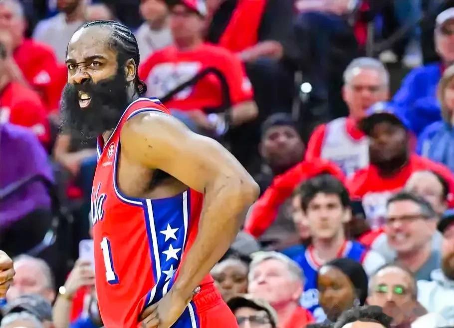  
北京时间7月15日前NBA名宿麦迪接受采访谈到又在折腾交易的76人队球星哈登