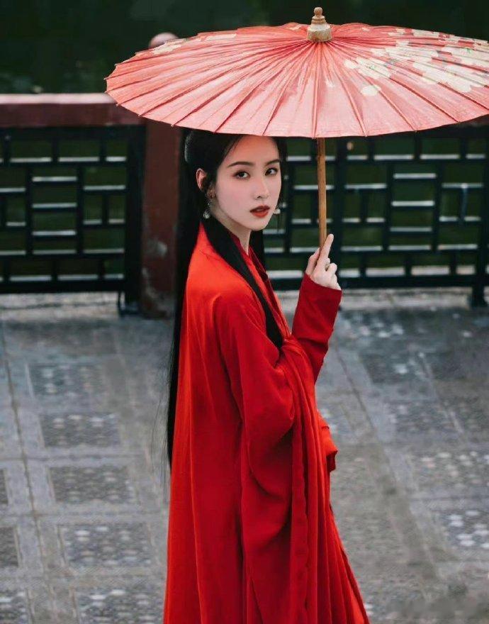 陈都灵朝服造型陈都灵天生古人 内娱正剧古风女主天花板找到了！天生古典骨相自带书香