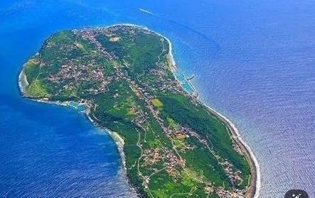 实际上，中国解决美国军售台湾武器的方法很简单：那就是台湾付款，美国发货，大陆收货