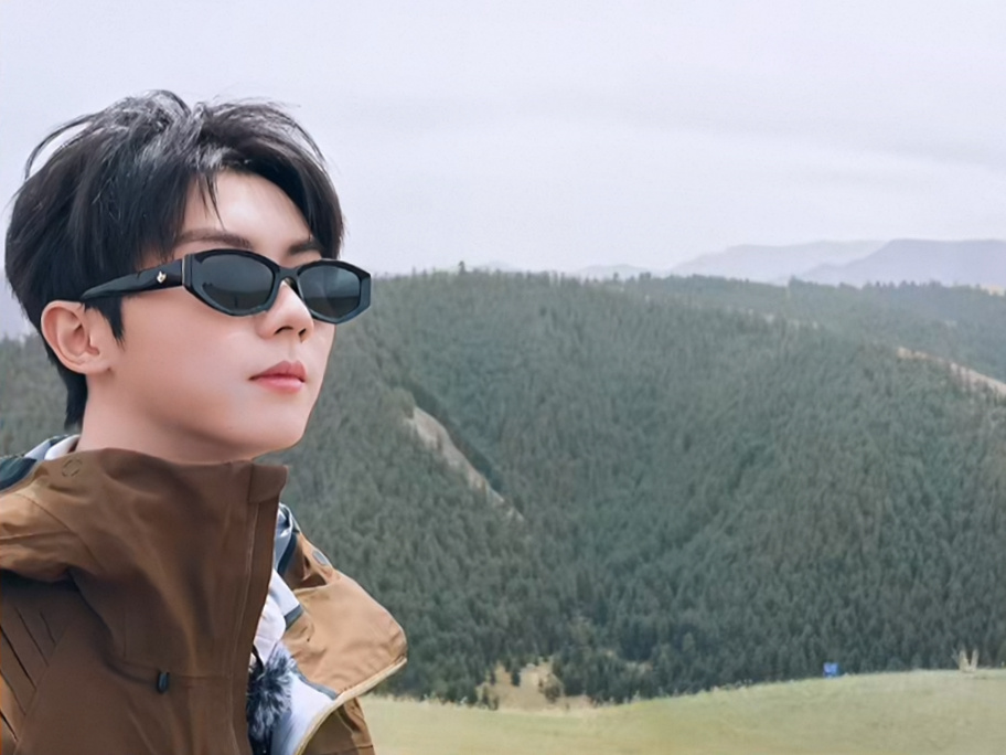 🕶️ 