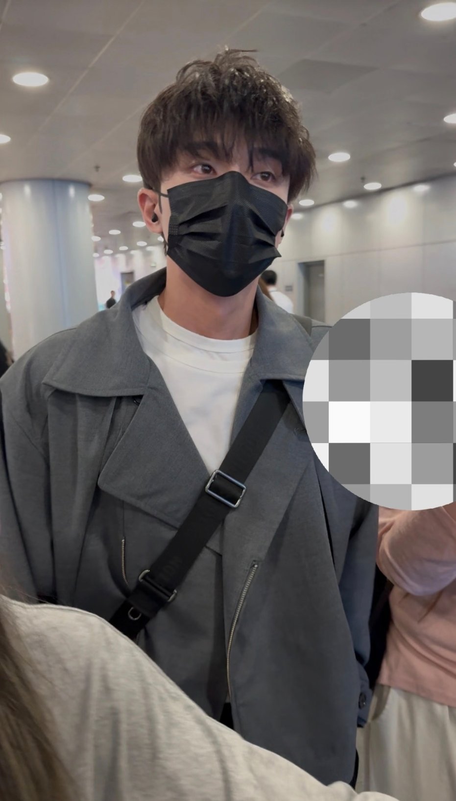 老爸请保持这个帅气程度 