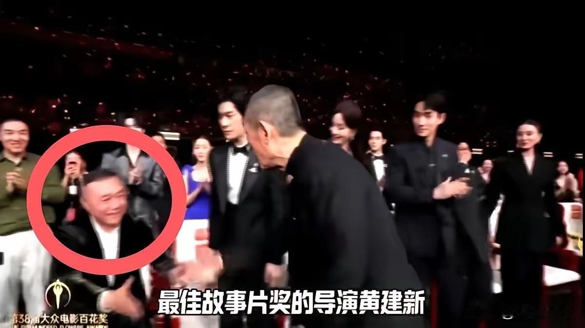 这张照片让我们看清了什么？无论你多大的腕多老的资格，在资本的绝对实力面前都必须低