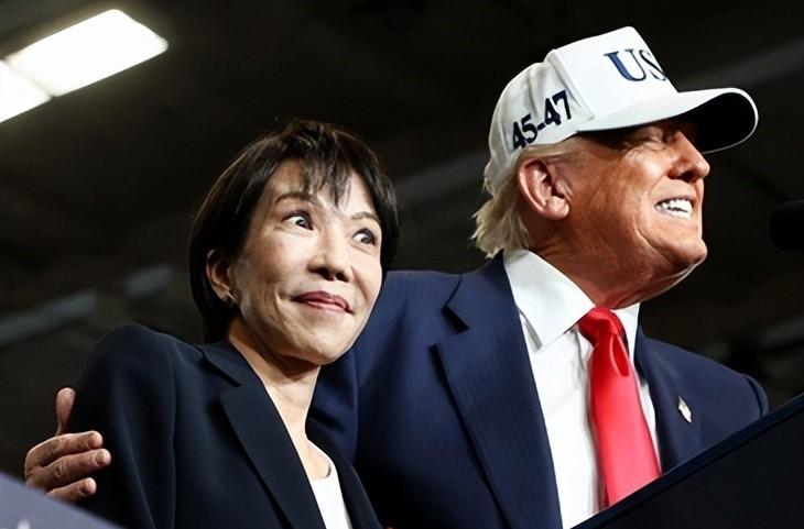 高市早苗上台后就一直想推动日本军事解绑，拿着