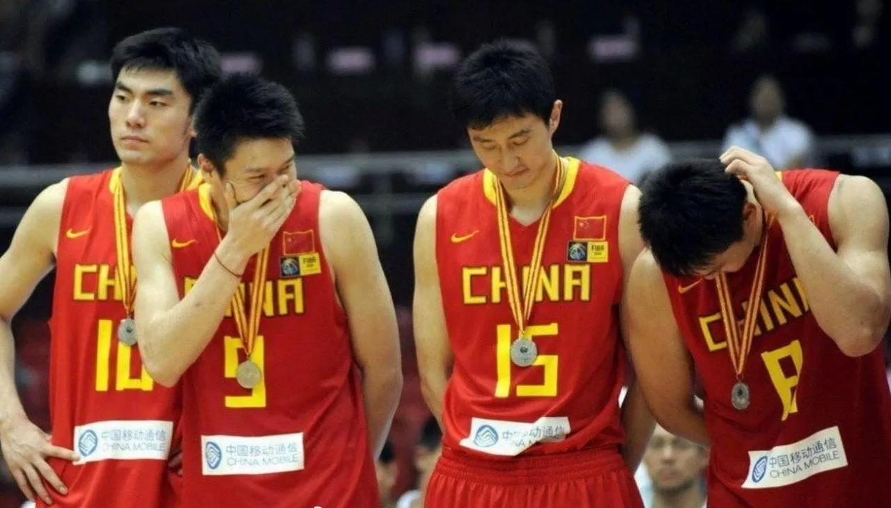 中国男篮曾经17次杀进亚洲杯（亚锦赛）决赛，16次夺冠，唯一一个亚军就是2009