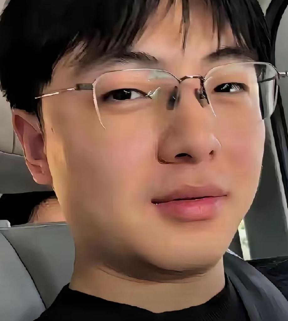 00后网格员龚宝冬找到了！一路走好，致敬我们平凡又伟大的英雄龚宝冬！

25岁的