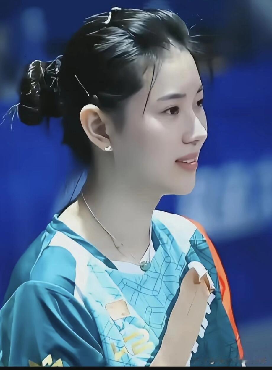 乒乓球女运动员里的第一美女，今日一见，果真是名不虚传，她的颜值无人能敌。王添艺现