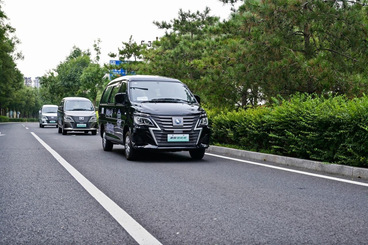 不定义潮流，只支撑生活
当别人在谈论智能与炫酷，菱智新能源在思考如何为你多省一分