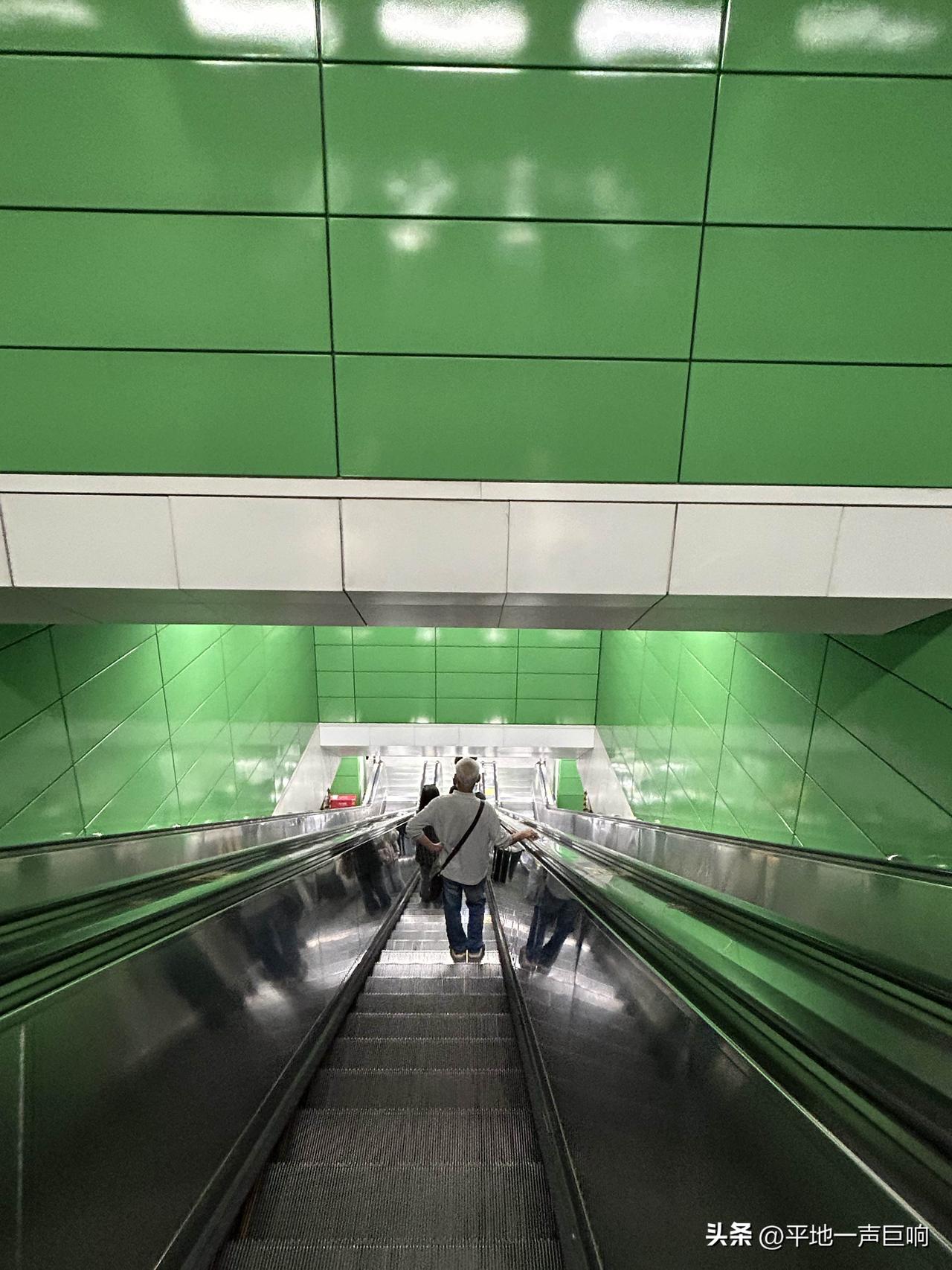 就做你自己吧，奇怪一点也没有关系。

很多人自寻烦恼的事，总是觉得自己哪里不够好