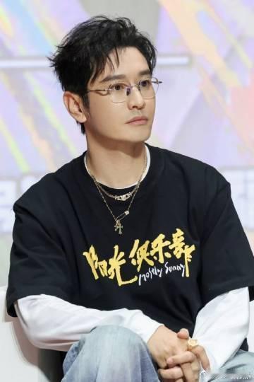 黄晓明为新片角色勤勤啃啃 家人们谁懂啊，晓明哥为了《阳光俱乐部》的新角色，开启了