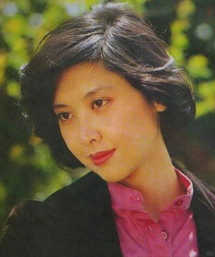 若你睁眼看我，我不信你两眼空空