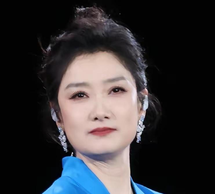 没错，去KTV
大家还真得点几首凤凰传奇
的歌，有大家意向不到的好处，而且

必