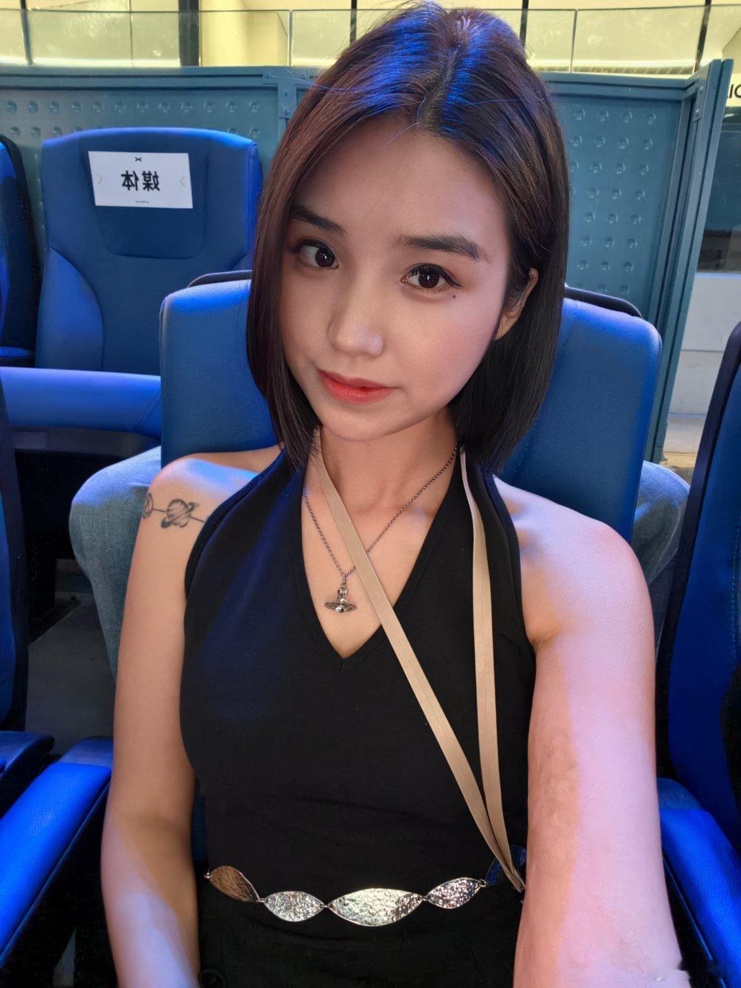 来看小鹏GX喽，终于要正式上市了，蹲一波价格