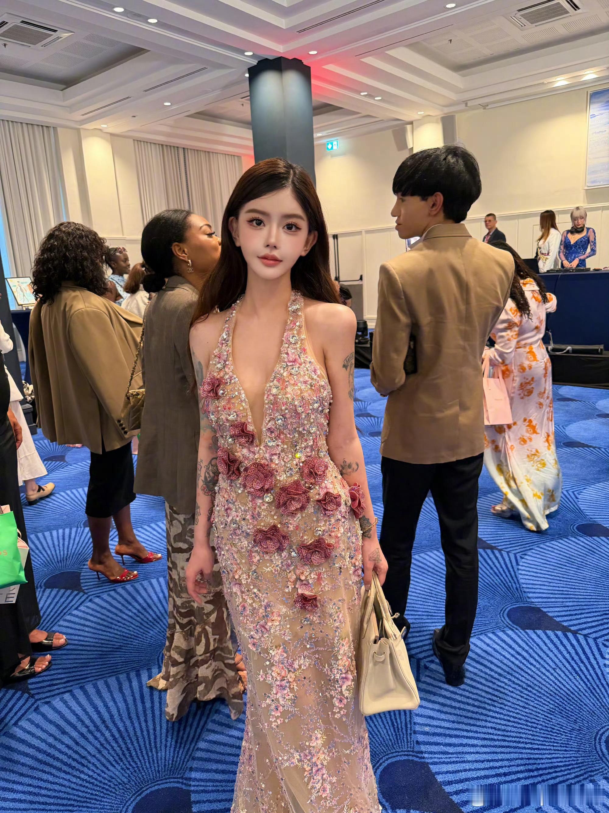 韩安冉向女明星道歉也是服了你了是不是评论区已经不能看了我还纳闷今天怎么这么勇光有