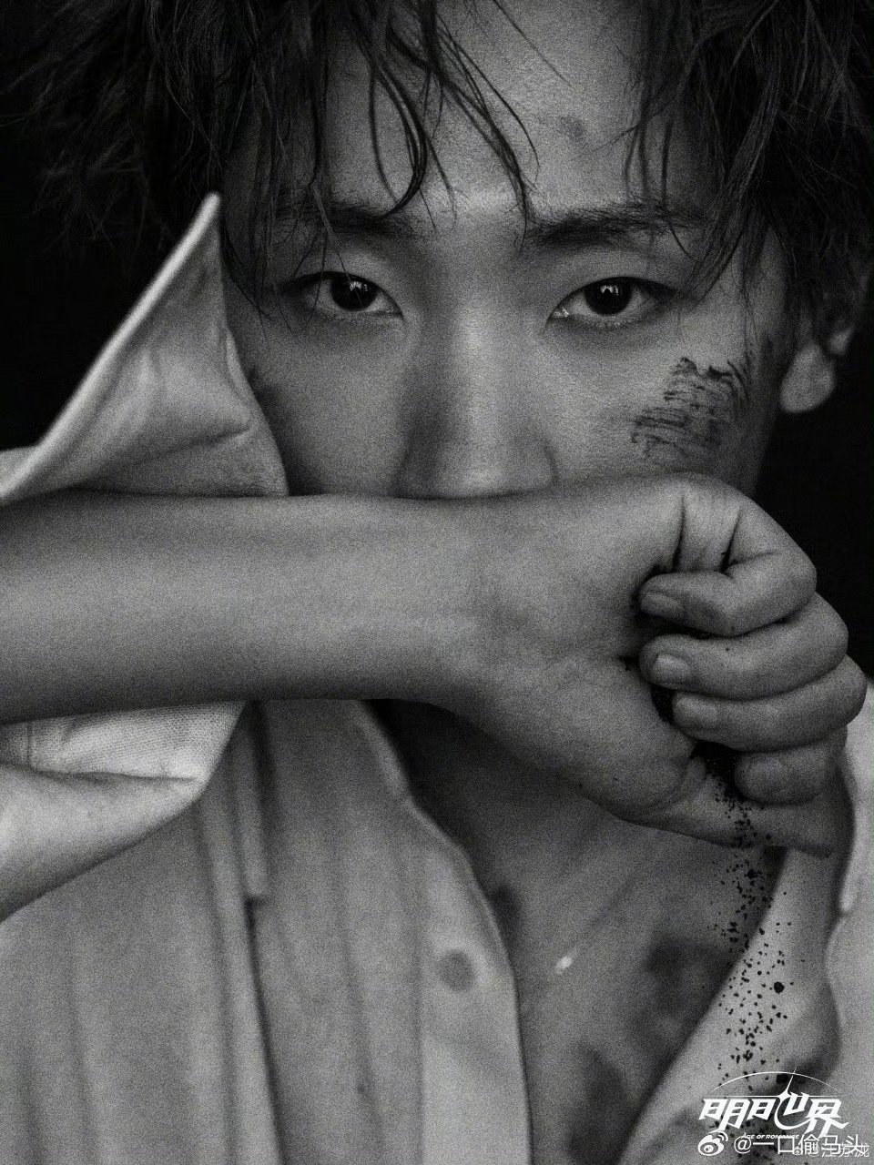 汪苏泷黑白战损九宫格被汪苏泷黑白战损九宫格惊艳到！褪去色彩只剩黑白，安静氛围感绝