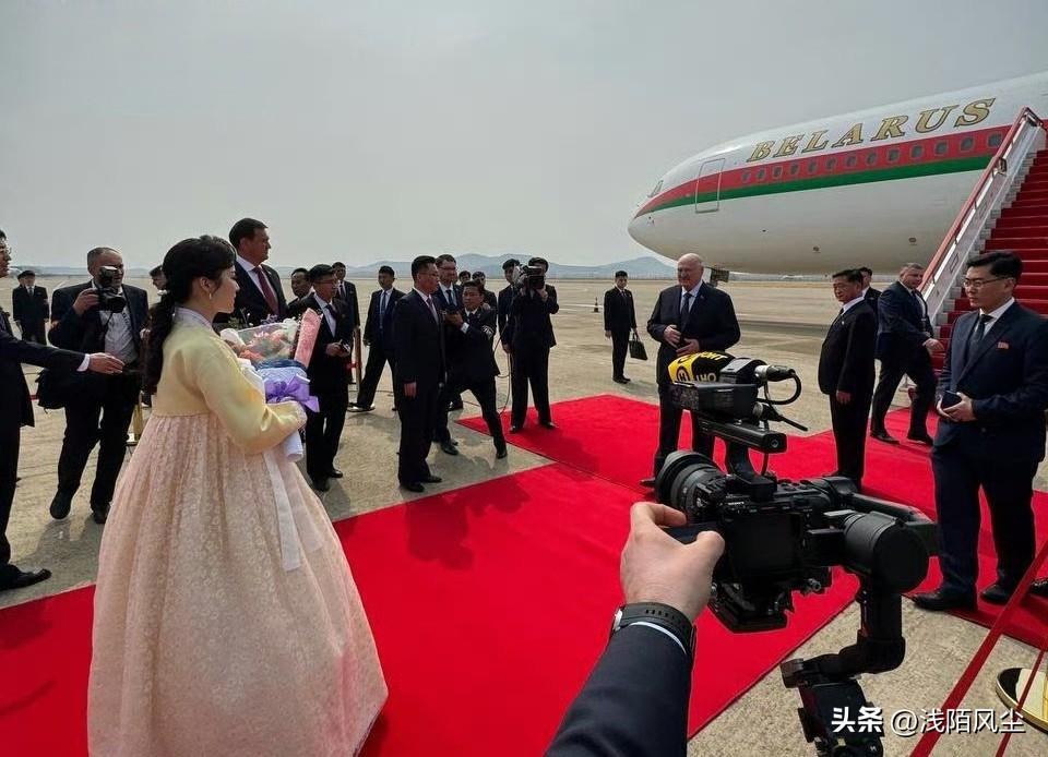 白俄罗斯总统卢卡申科抵达朝鲜平壤！