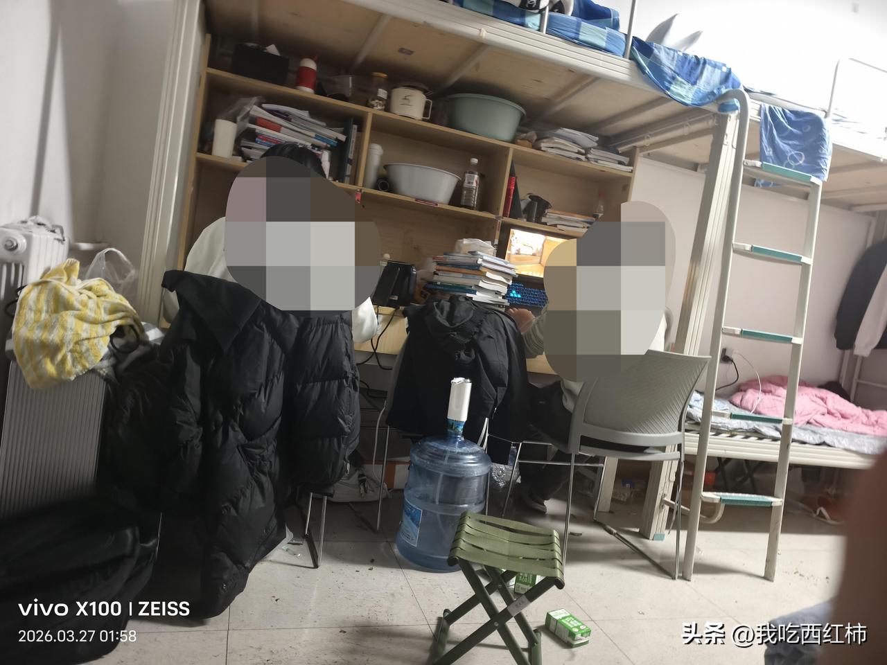 晚上九点我就睡着了，快两点被吵醒，醒来发现室友打瓦三连坐，天塌了，都是美国作息吗