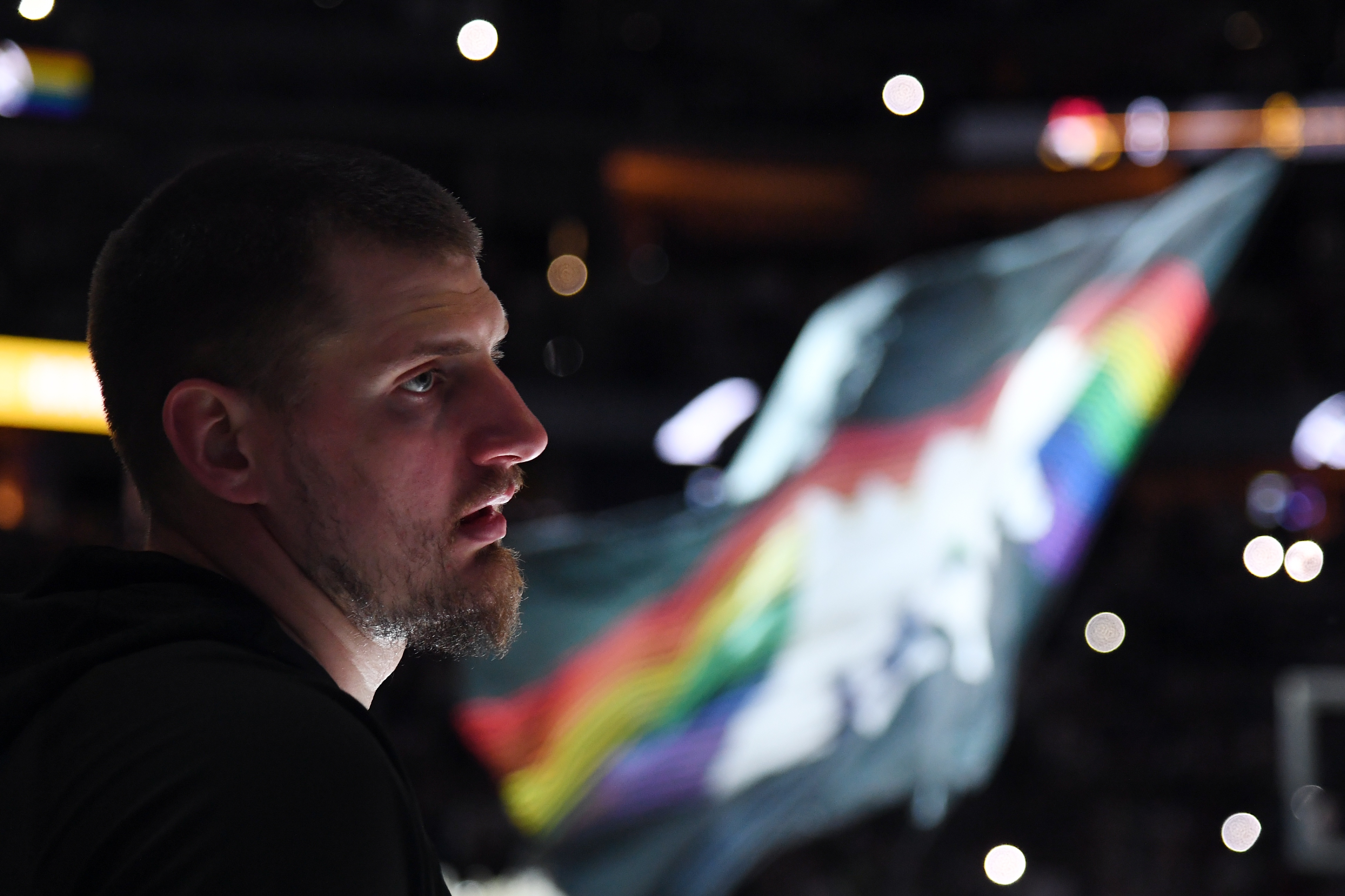 约老师刚砍56+16+15MVP榜：约基奇居首前7无变化库里获提名