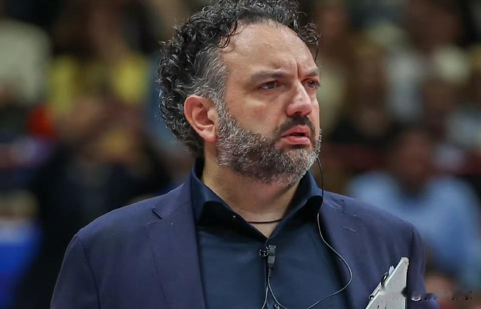 米兰女排主教练斯特凡诺·拉瓦里尼：

我们现在进入了一个每场比赛都至关重要的阶段