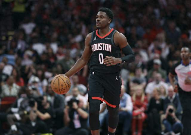 火箭红黄回归！开球延后半小时，霍勒迪暗藏重返NBA条款