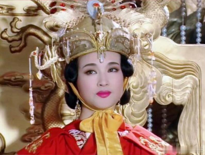 刘晓庆演武则天的时候居然45岁了？！百度百科显示她1950年出生，1995年演武