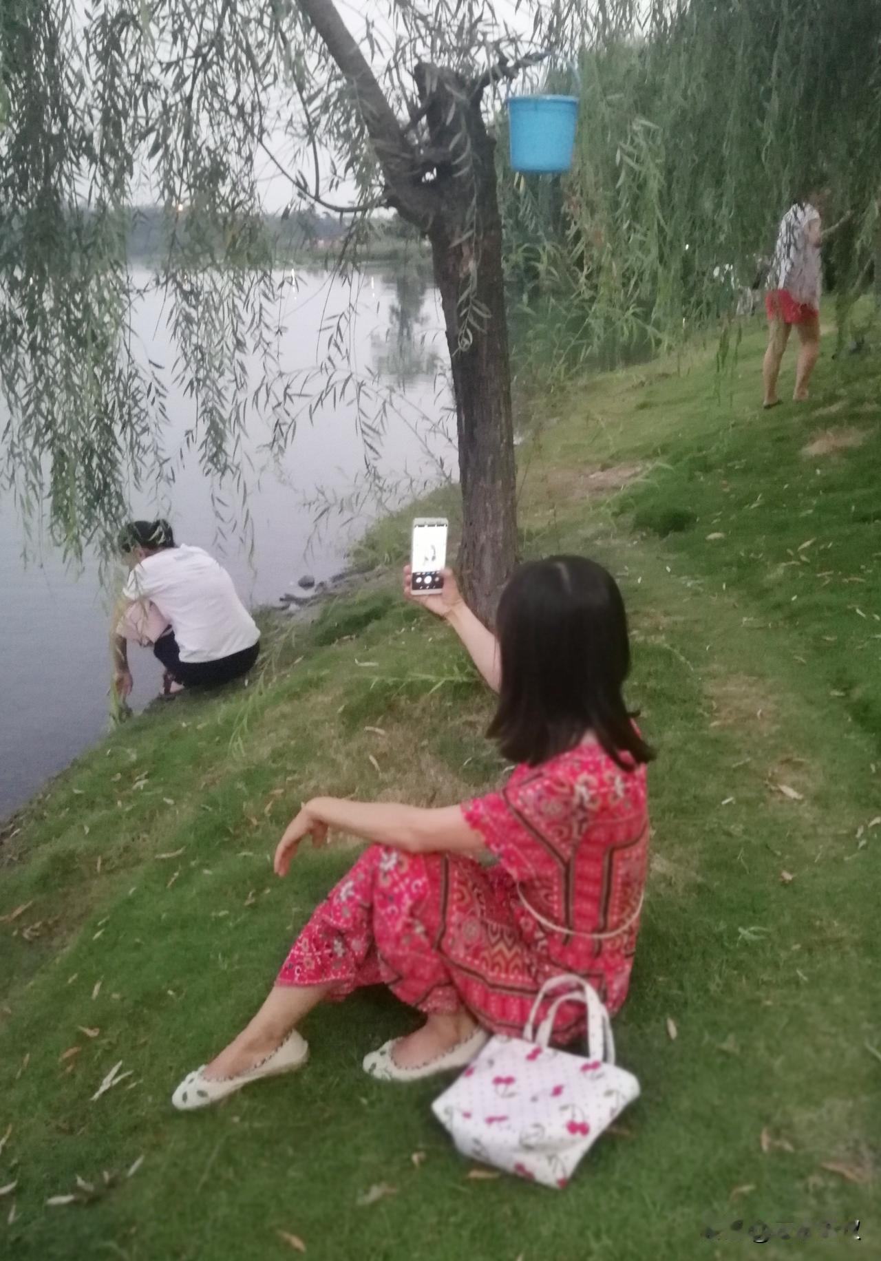 如果一个人对你处处不满意，那证明他一定有一个核心的不满意，而这个不满意又无法拿到