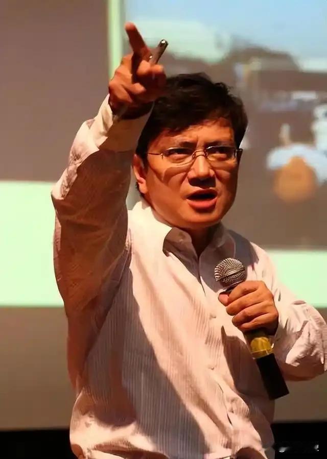 语言犀利地郑强教授曾说：“日本无时无刻不想着让中国分裂”
温读历史评论：
郑强教