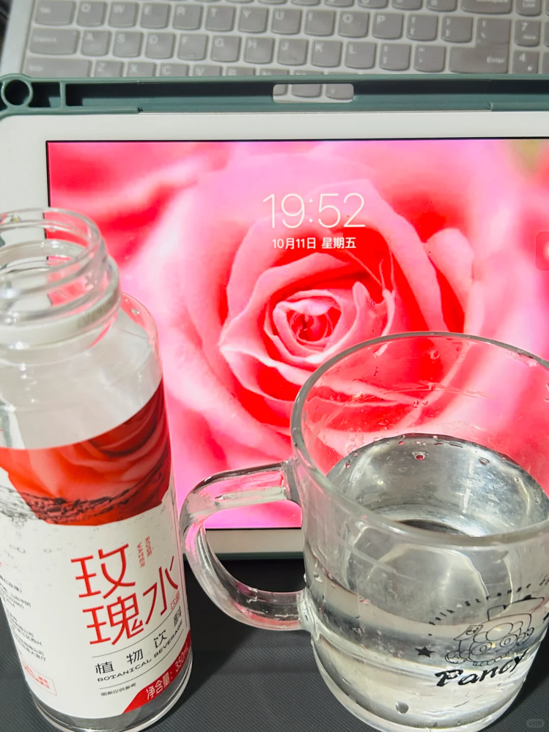 女孩子👧把白开水换成玫瑰水吧🌹