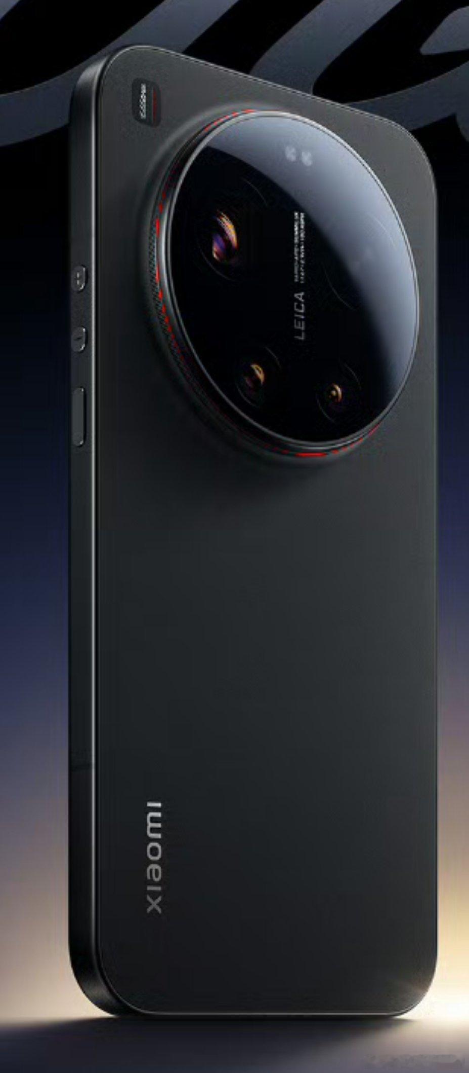 小米17ultra 背壳右上角的Ultra是为了和左上角的XIAOMI LOGO