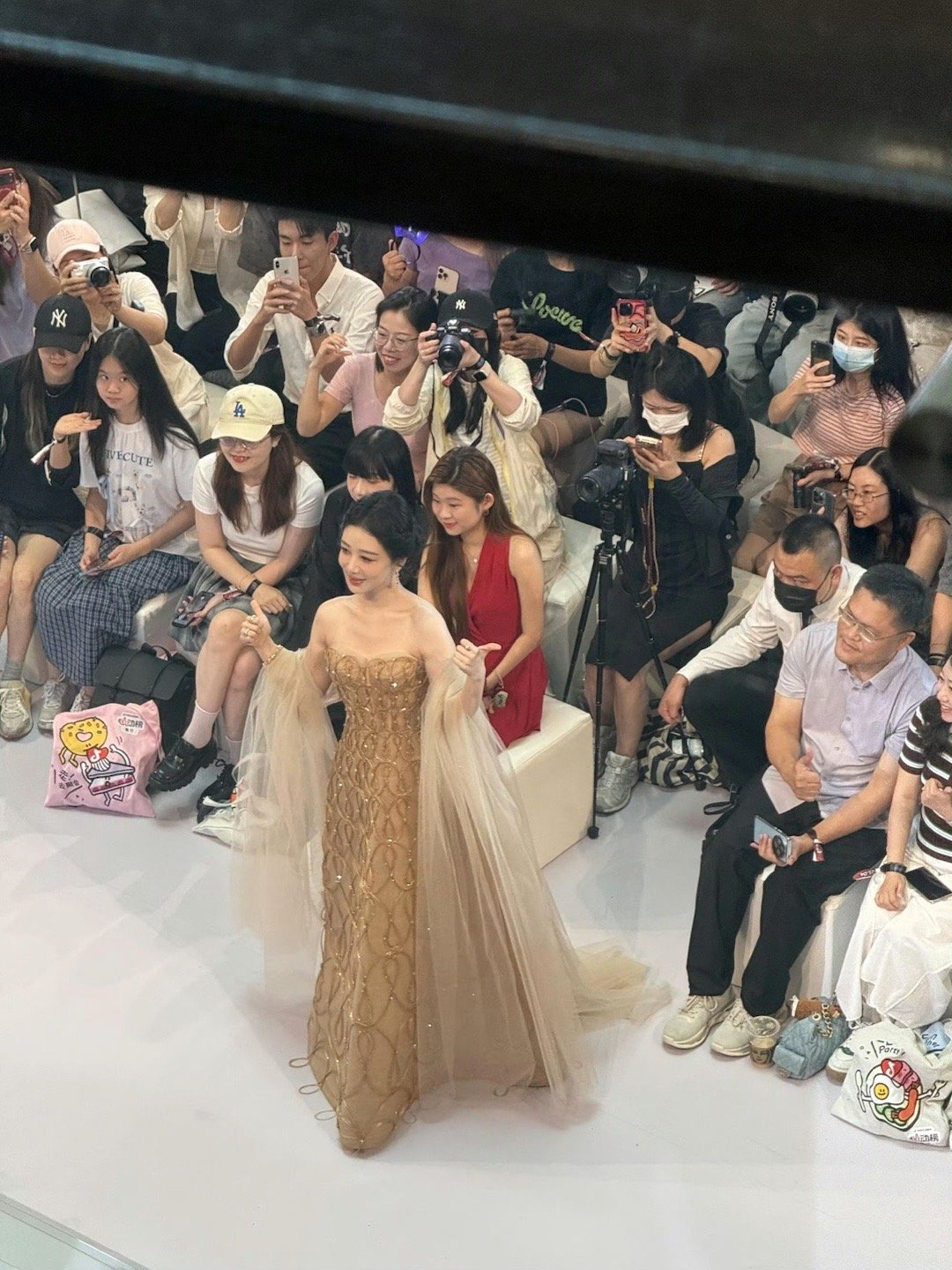 杨紫玉兰花开君再来 💜杨紫董竹君 你是如此的难以忘记，浮浮沉沉的在我心里，你的