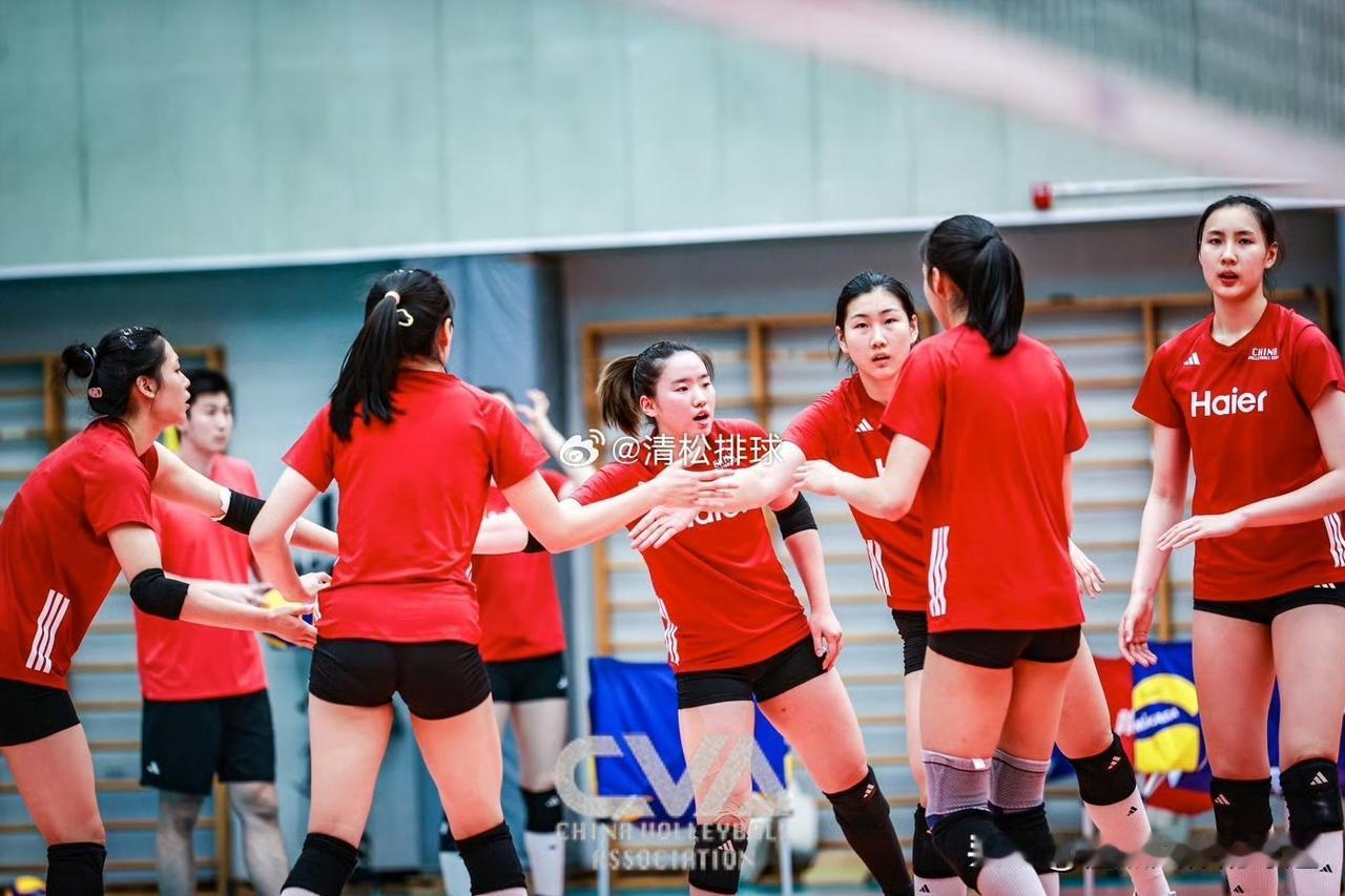 今晚七点半央视直播中国女排VS捷克女排
2026年世界女排联赛中国南京站
中国女